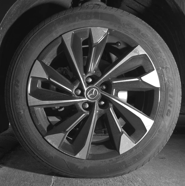 2025 Mazda CX-50 - Image 17 of 24
