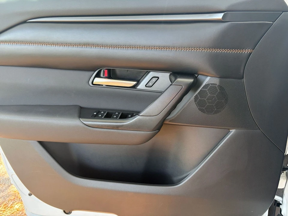 2025 Mazda CX-50 - Image 20 of 31