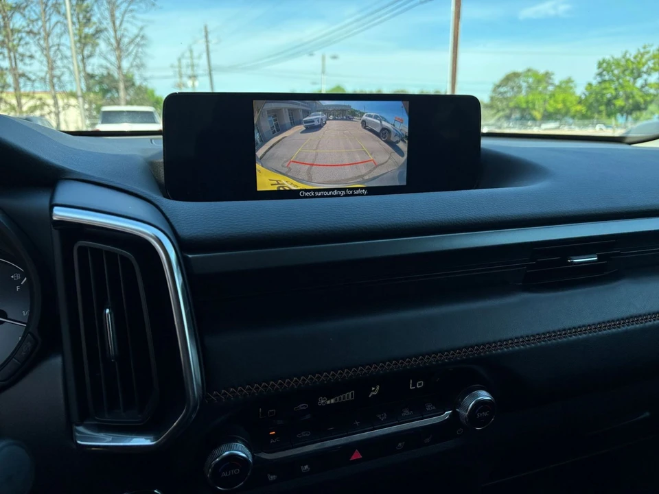 2025 Mazda CX-50 - Image 26 of 31