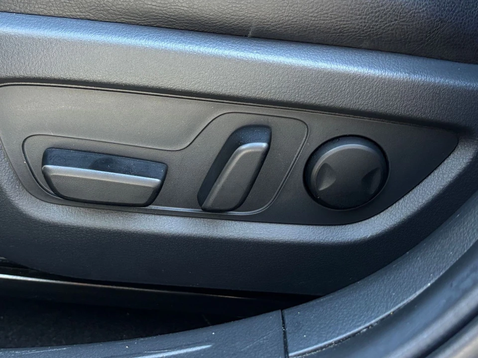 2025 Mazda CX-50 - Image 23 of 31