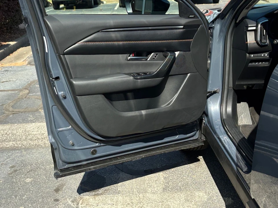 2025 Mazda CX-50 - Image 20 of 31
