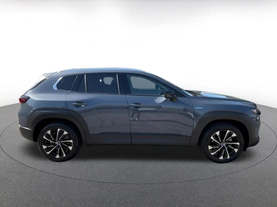 2025 Mazda CX-50 - Image 18 of 31