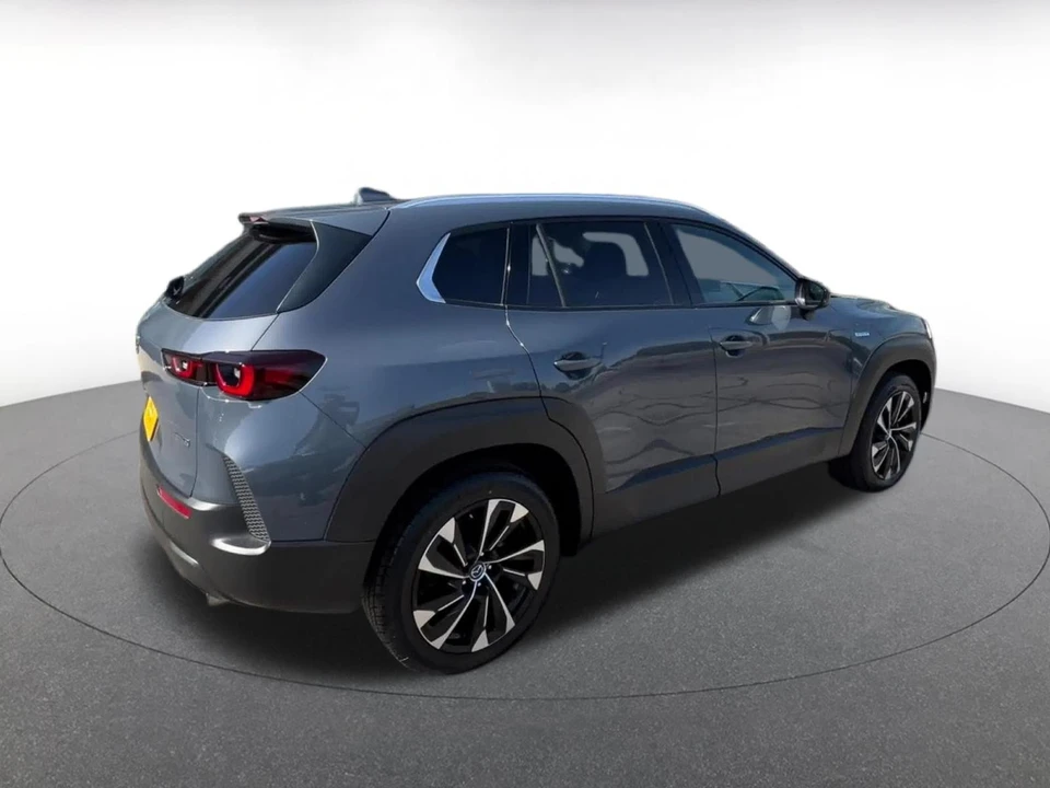 2025 Mazda CX-50 - Image 16 of 31
