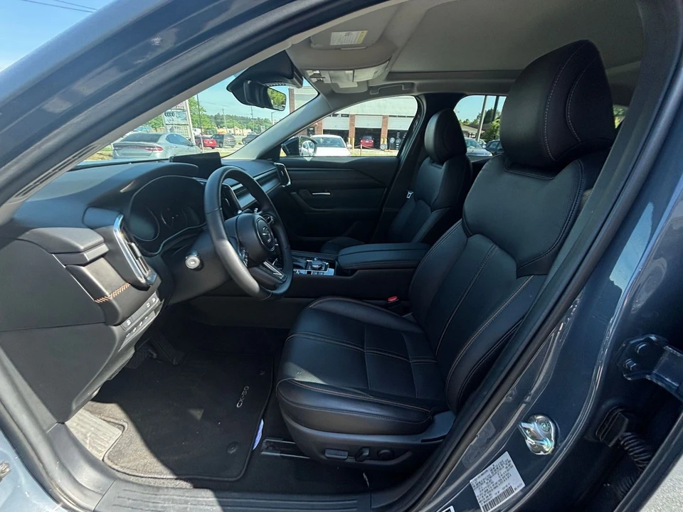 2025 Mazda CX-50 - Image 28 of 31