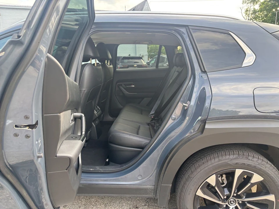 2025 Mazda CX-50 - Image 23 of 31