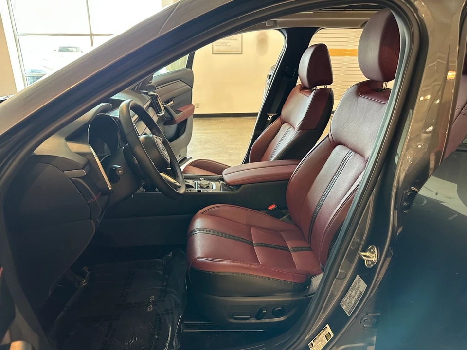 2025 Mazda CX-50 - Image 23 of 31