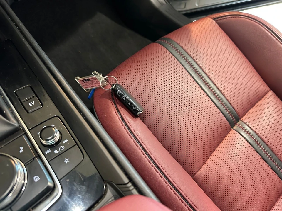 2025 Mazda CX-50 - Image 17 of 31