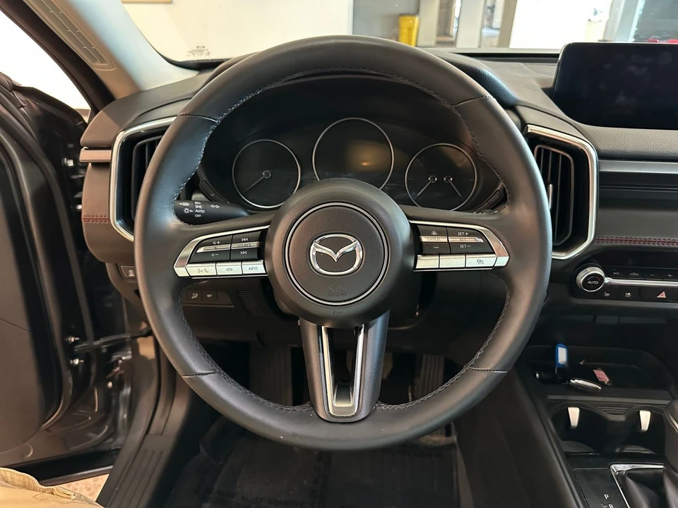 2025 Mazda CX-50 - Image 24 of 31