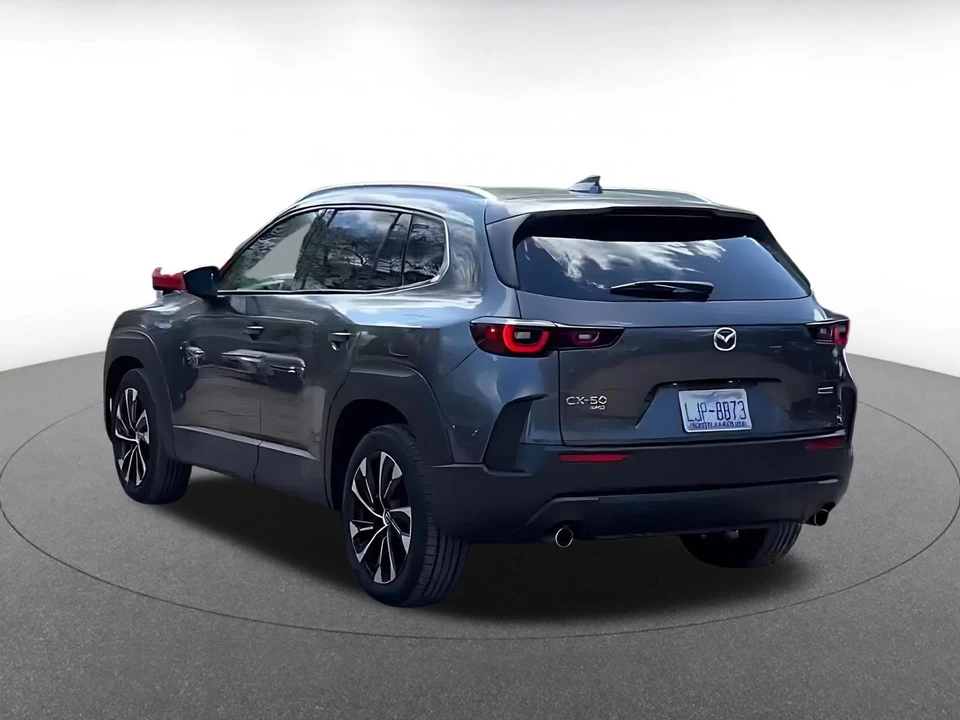 2025 Mazda CX-50 - Image 16 of 31