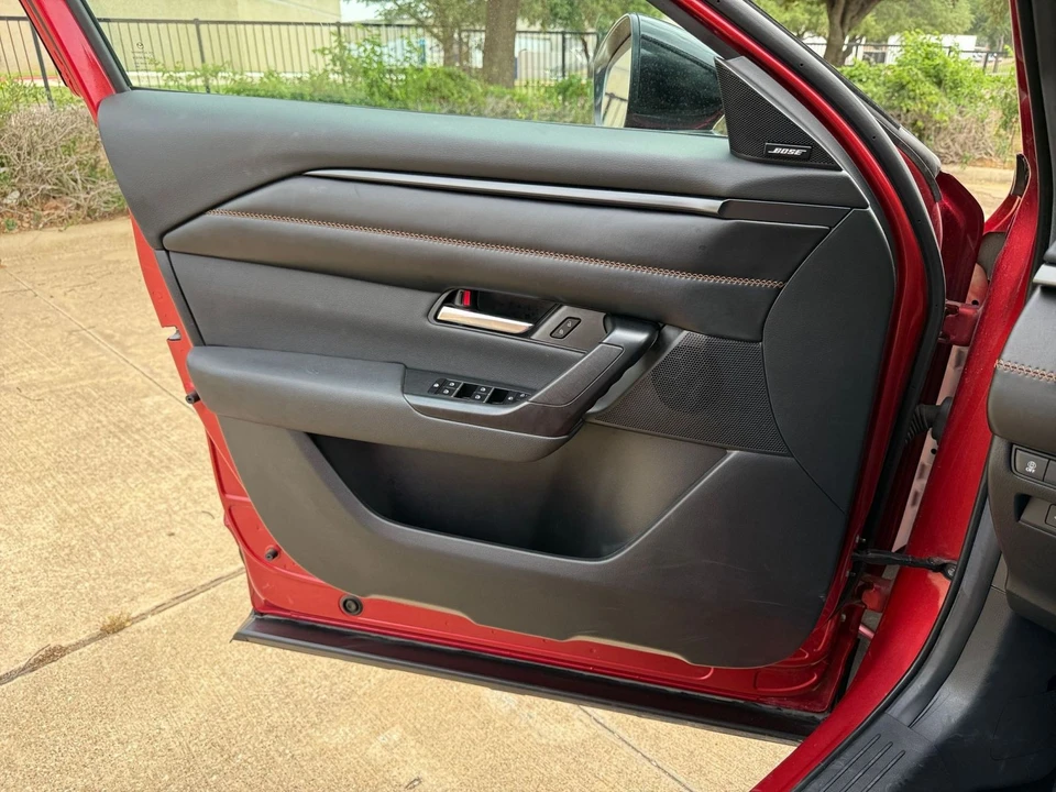 2025 Mazda CX-50 - Image 17 of 31