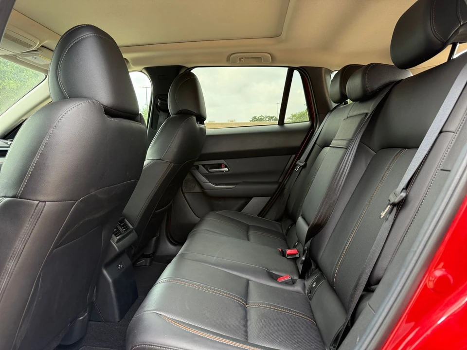 2025 Mazda CX-50 - Image 25 of 31