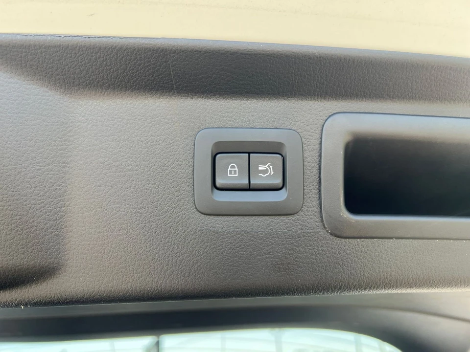 2025 Mazda CX-50 - Image 25 of 31