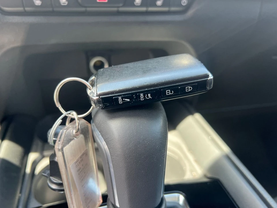 2025 Mazda CX-50 - Image 23 of 31