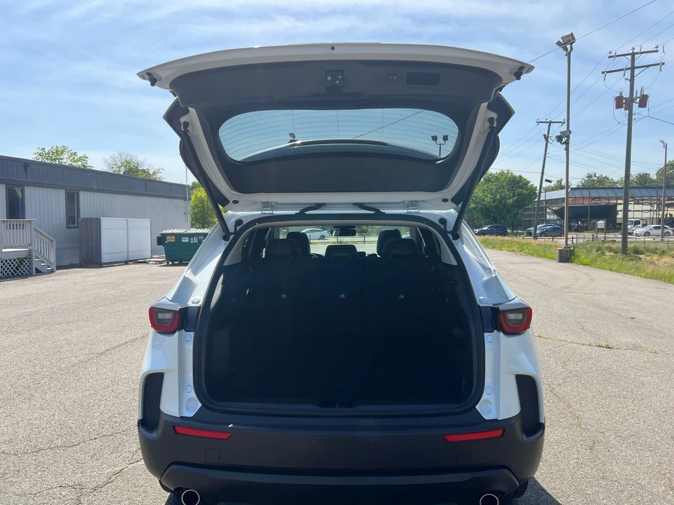 2025 Mazda CX-50 - Image 28 of 31