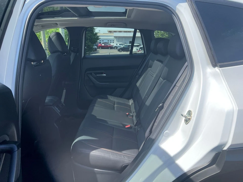 2025 Mazda CX-50 - Image 29 of 31