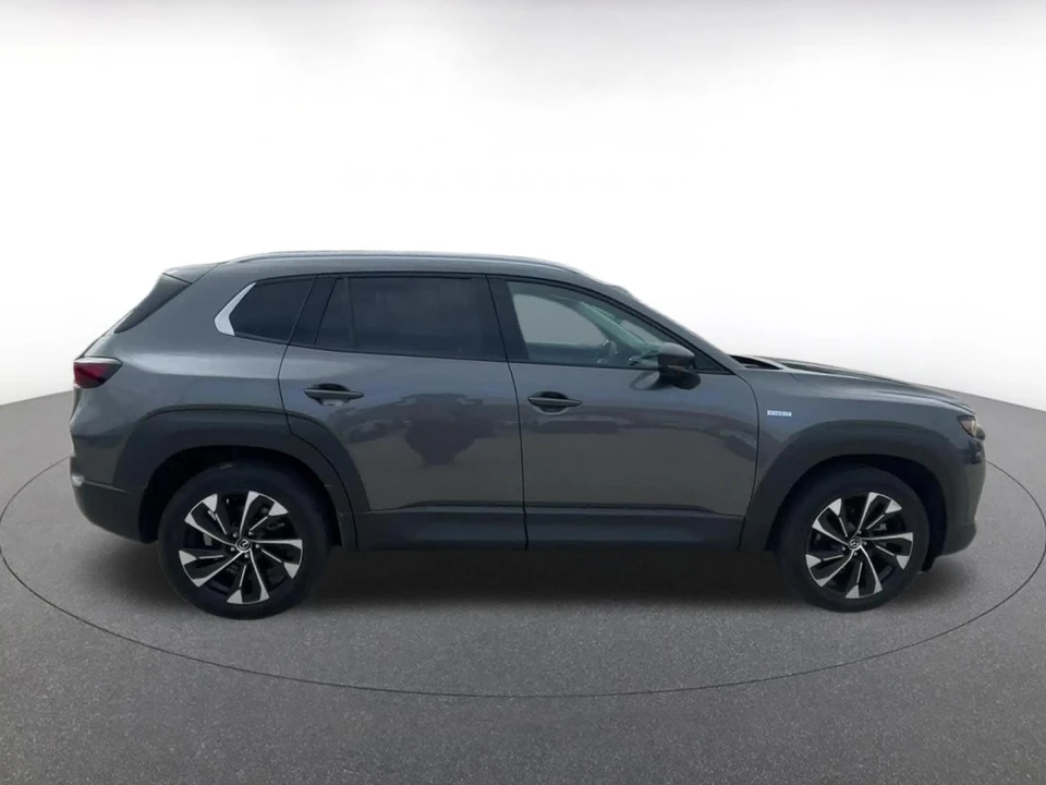 2025 Mazda CX-50 - Image 18 of 31