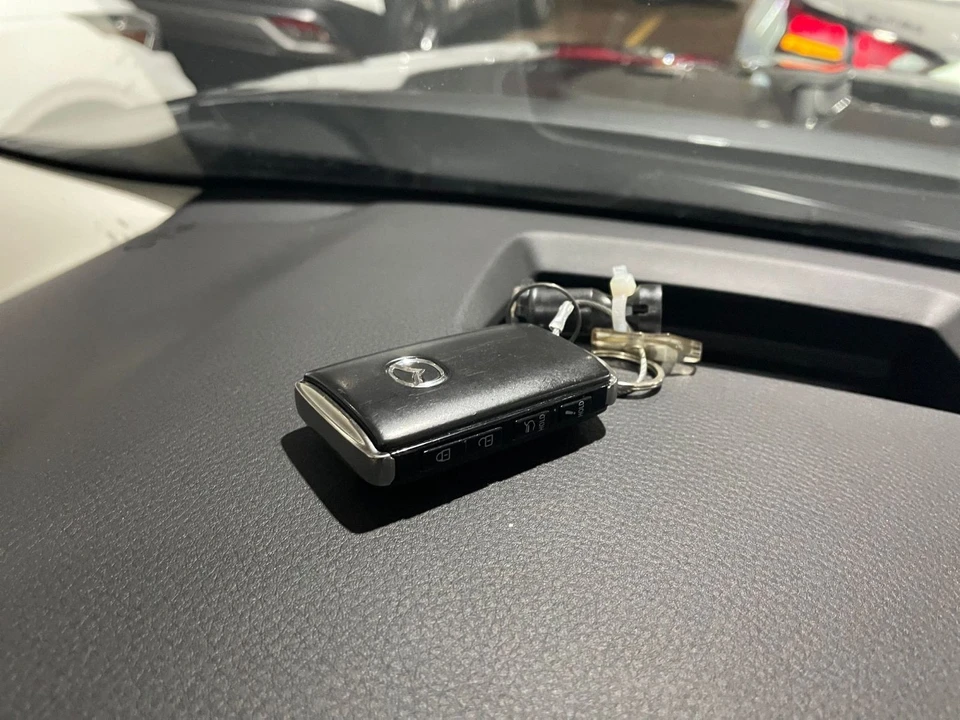 2025 Mazda CX-50 - Image 19 of 31