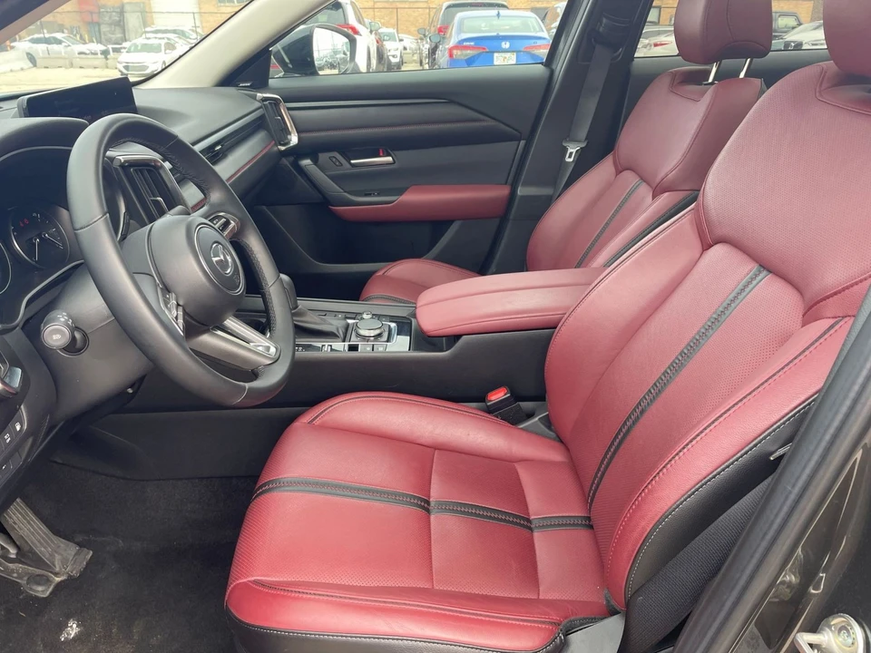 2025 Mazda CX-50 - Image 25 of 31
