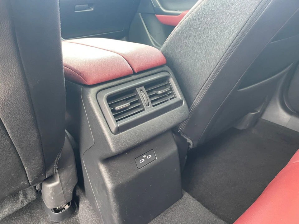 2025 Mazda CX-50 - Image 22 of 31
