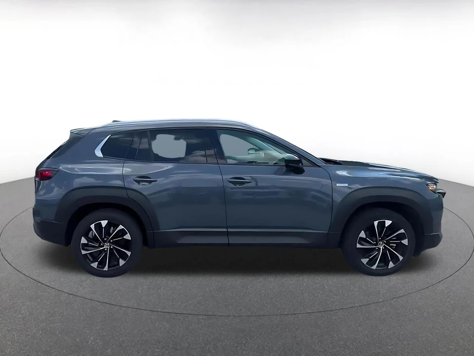 2025 Mazda CX-50 - Image 18 of 31