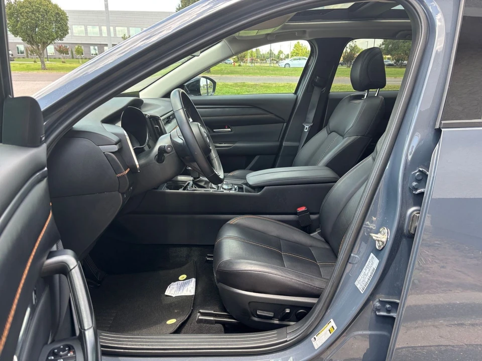 2025 Mazda CX-50 - Image 30 of 31