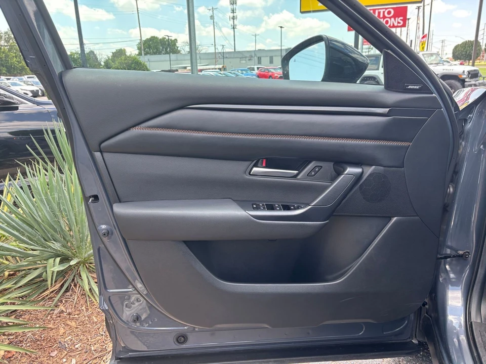 2025 Mazda CX-50 - Image 20 of 31
