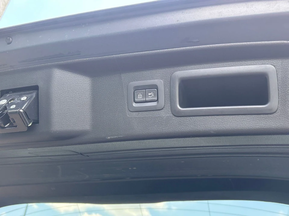 2025 Mazda CX-50 - Image 25 of 31