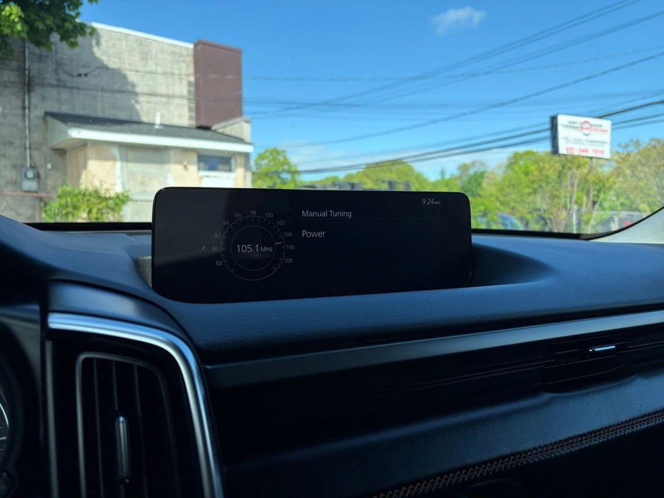 2025 Mazda CX-50 - Image 18 of 31