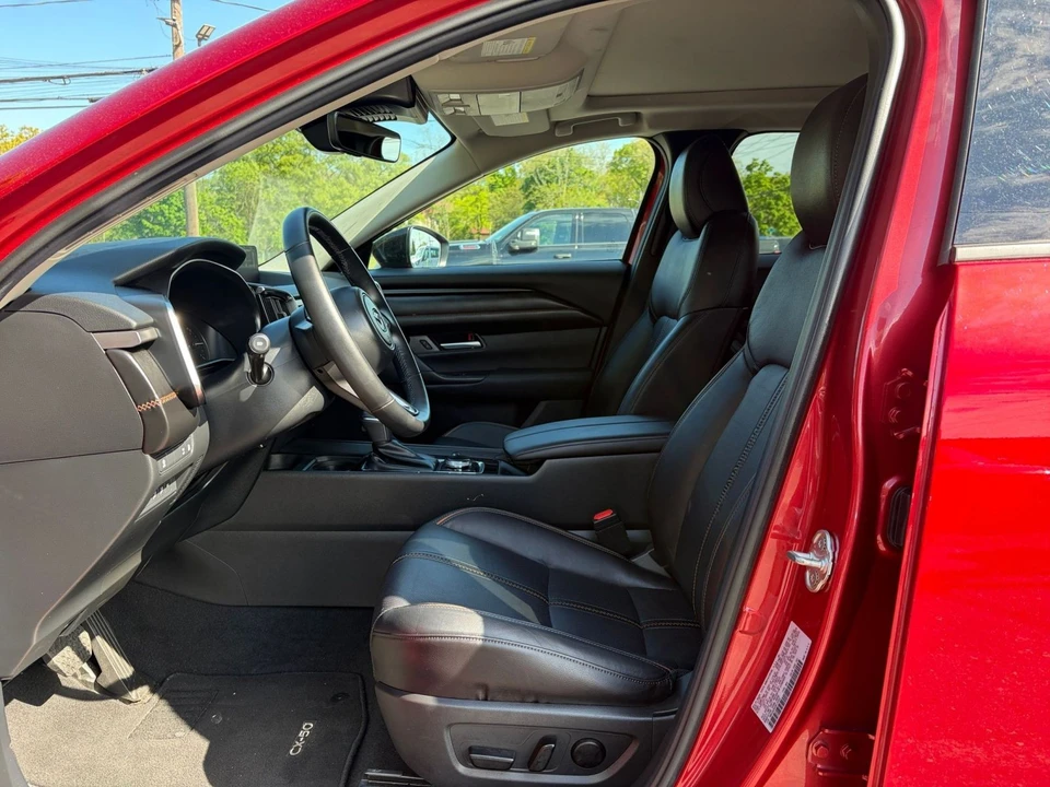 2025 Mazda CX-50 - Image 25 of 31