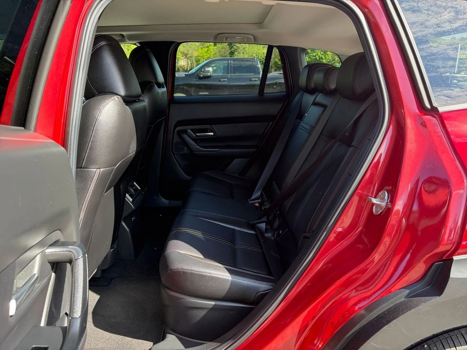 2025 Mazda CX-50 - Image 24 of 31