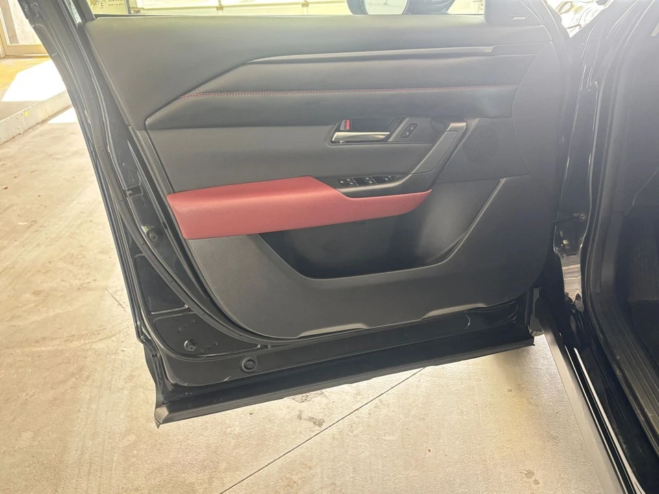 2025 Mazda CX-50 - Image 15 of 31