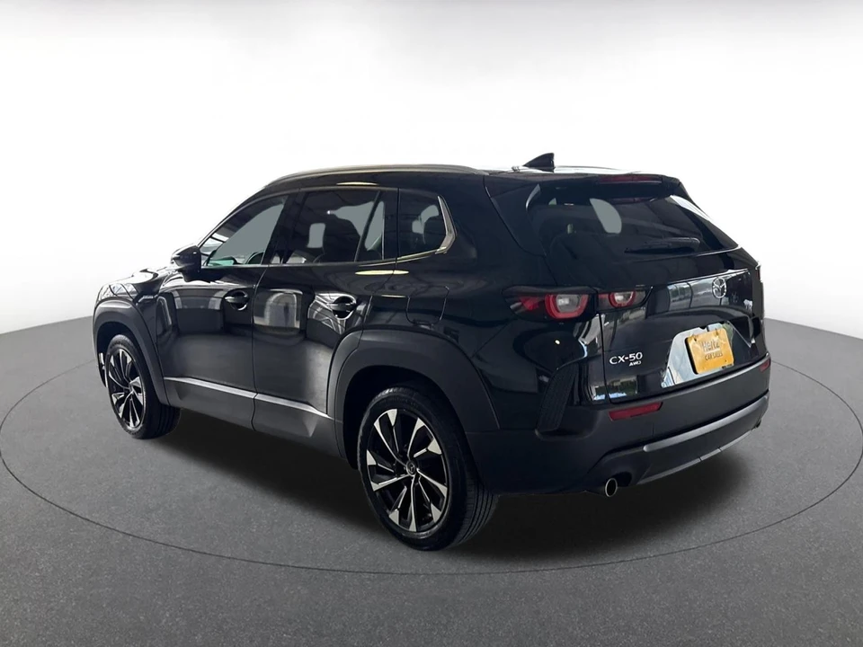2025 Mazda CX-50 - Image 11 of 31