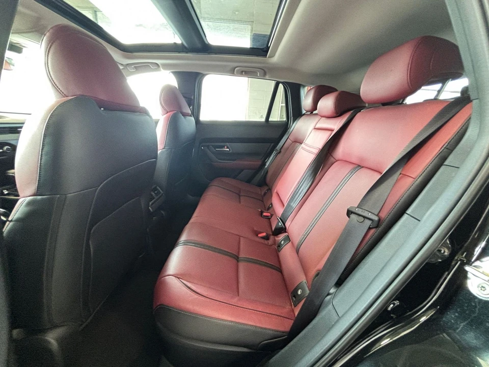 2025 Mazda CX-50 - Image 27 of 31