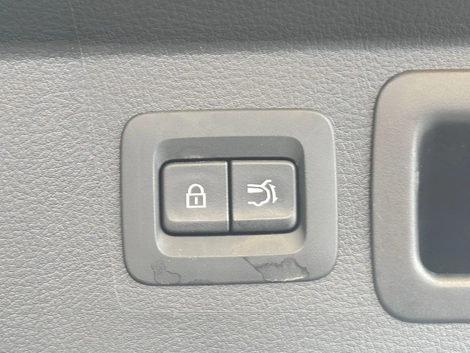 2025 Mazda CX-50 - Image 19 of 31