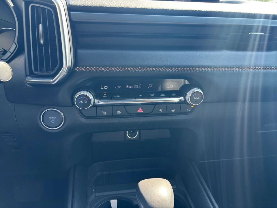 2025 Mazda CX-50 - Image 19 of 31