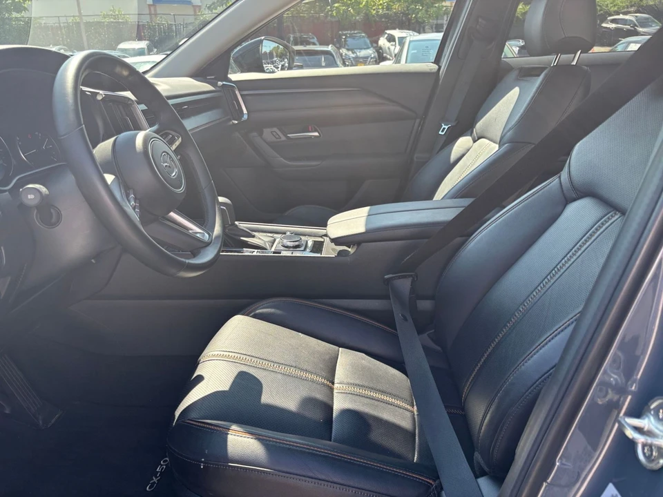 2025 Mazda CX-50 - Image 24 of 31