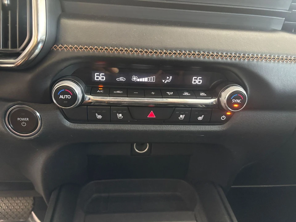 2025 Mazda CX-50 - Image 19 of 31