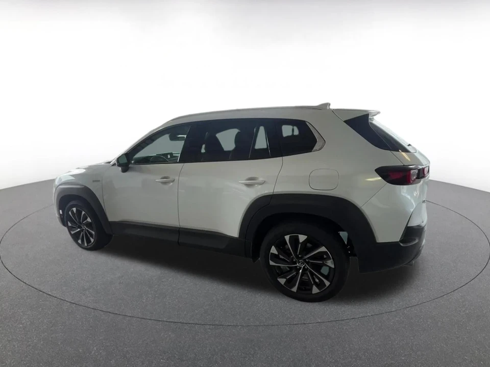 2025 Mazda CX-50 - Image 12 of 31