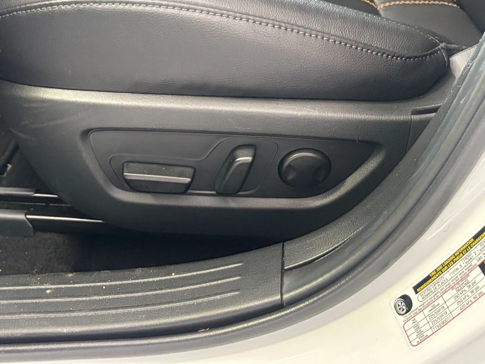 2025 Mazda CX-50 - Image 24 of 31