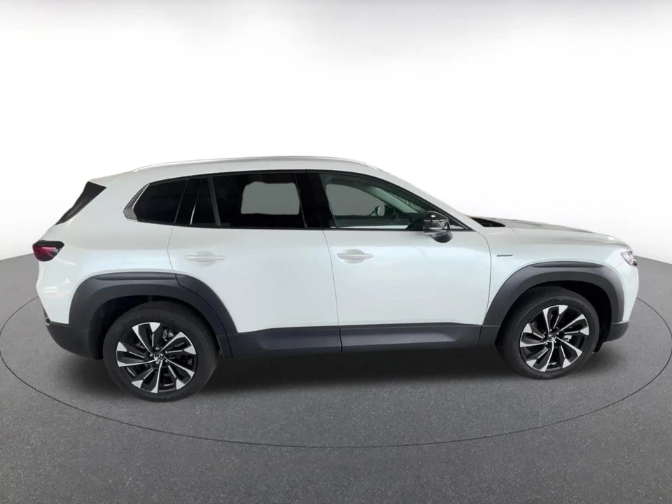 2025 Mazda CX-50 - Image 18 of 31