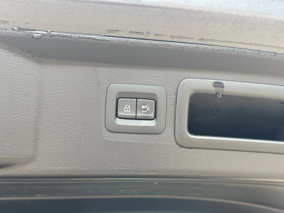 2025 Mazda CX-50 - Image 19 of 31