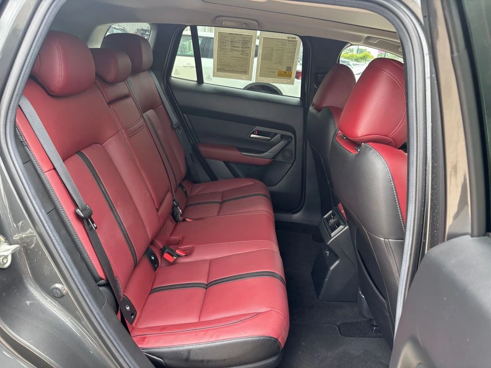 2025 Mazda CX-50 - Image 22 of 31
