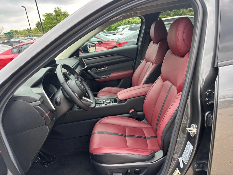 2025 Mazda CX-50 - Image 23 of 31