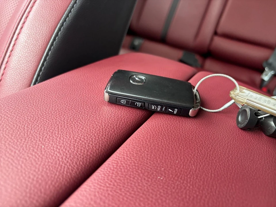2025 Mazda CX-50 - Image 17 of 31