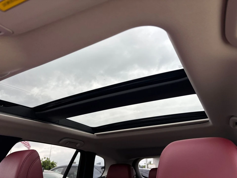 2025 Mazda CX-50 - Image 25 of 31
