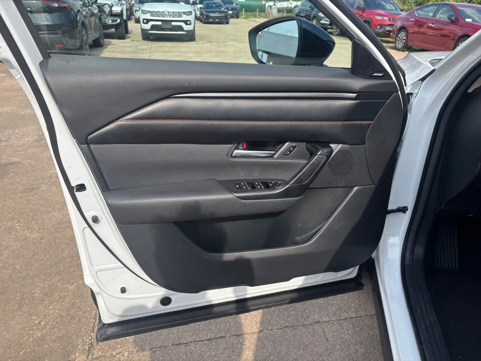 2025 Mazda CX-50 - Image 20 of 31