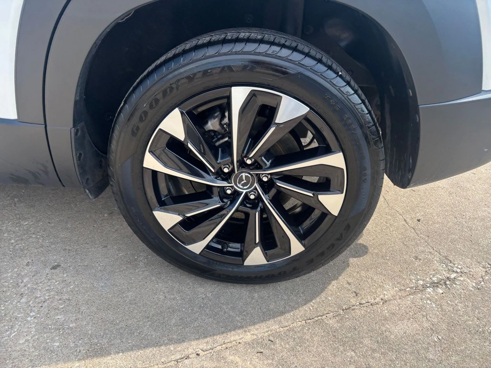 2025 Mazda CX-50 - Image 29 of 31