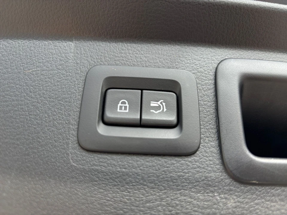 2025 Mazda CX-50 - Image 26 of 31