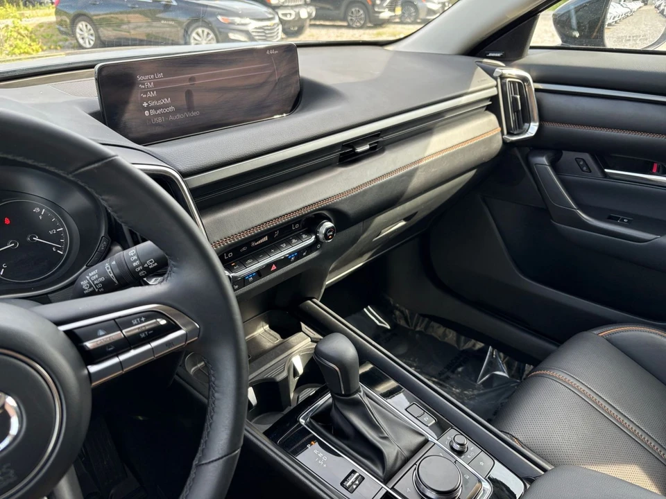 2025 Mazda CX-50 - Image 18 of 31