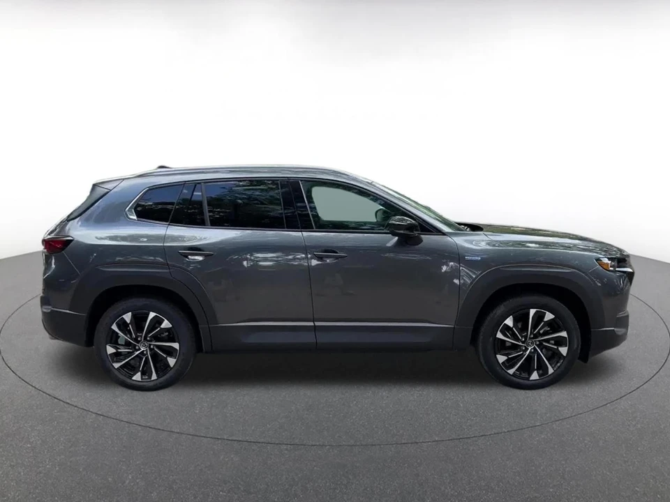 2025 Mazda CX-50 - Image 18 of 31
